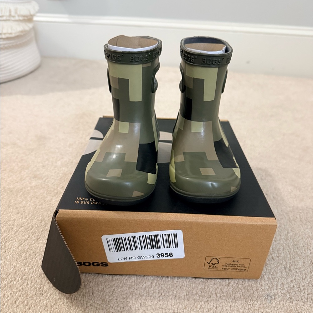 Toddler Walking Bog Green Camouflage Rain Boots Sz 6